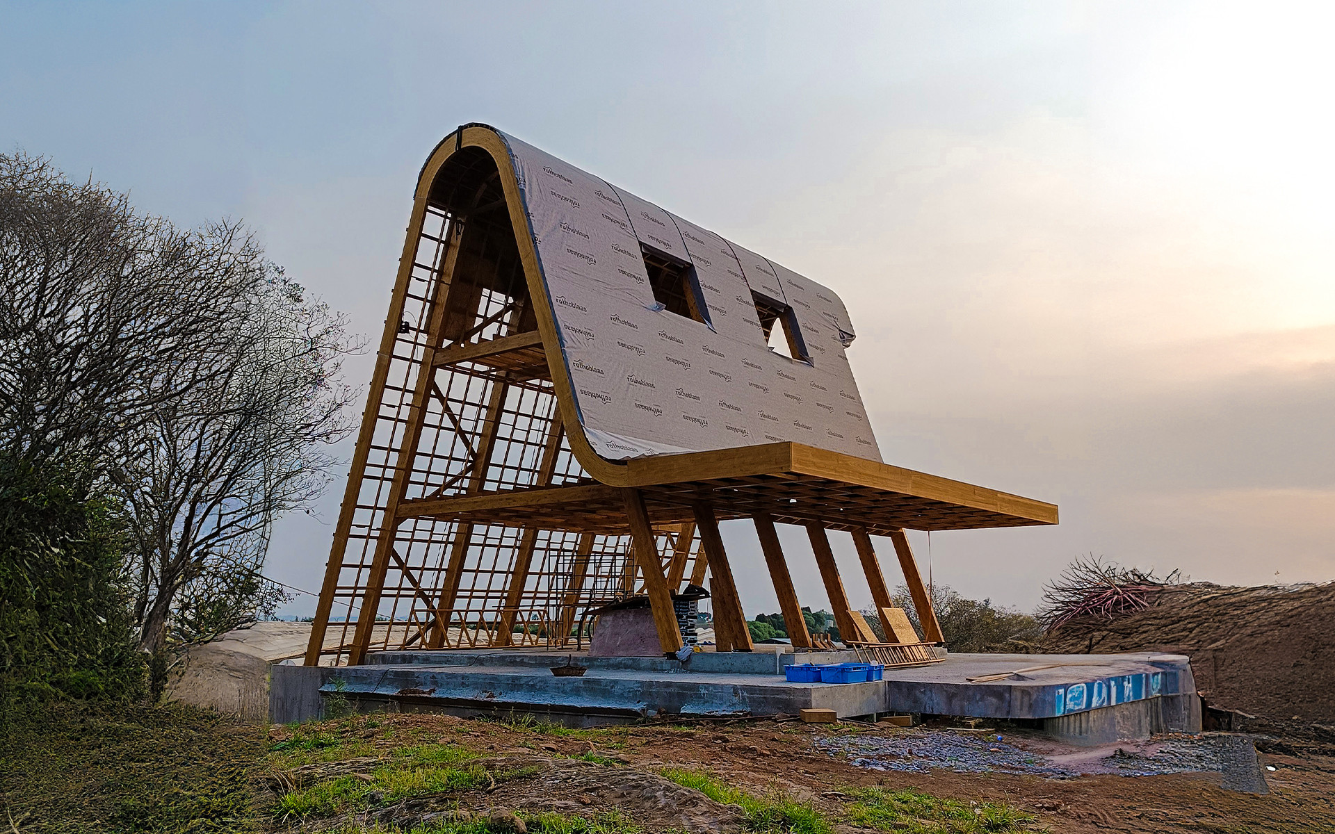 MOZZAFFIATO: A hybrid structure combining Glulam and steel 