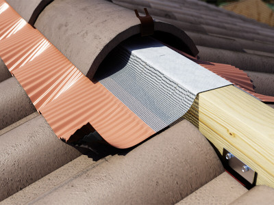 application-flexible-ventilated-under-ridge-net-roll